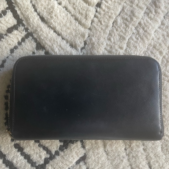 Prada zip wallet - Picture 8 of 10